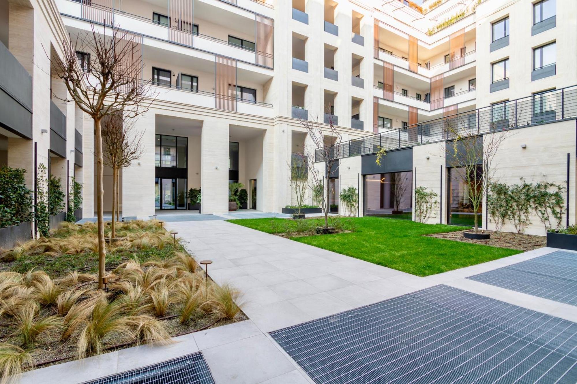 Urban Luxury - Bright And Central Apartment Milão Exterior foto